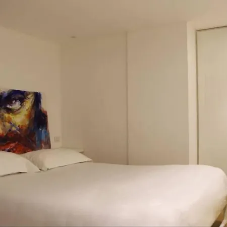 Tespi House 아파트 *